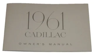 Cadillac Ägarhandbok. Prisklass 2.